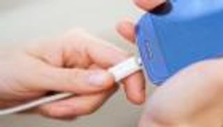 10 معلومات خاطئة عن الهواتف الذكية.. رسائل من خبير ألماني