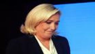 انتخابات فرنسا.. لوبان تعترف بهزيمتها لصالح ماكرون