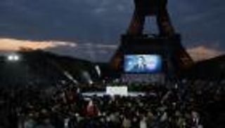 الشرطة الفرنسية تطلق الغاز ضد متظاهرين وسط باريس