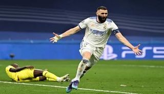 كريم بنزيما مهاجم ريال مدريد