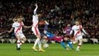 أبريل الأسود.. الأرقام السلبية تحاصر برشلونة بعد هزيمة رايو فاليكانو