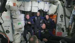 المشاركون في المهمة Ax-1