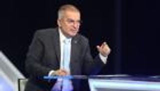 بسبب كلب.. قصة معاناة طوني خليفة من التلعثم في الكلام 