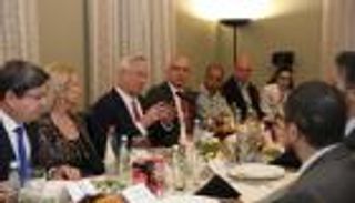 جانتس بمأدبة إفطار رمضاني: إيران ترعى الإرهاب بالعالم