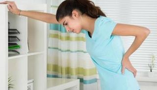 فتاة تعاني من مشاكل مرض التصلب المتعدد