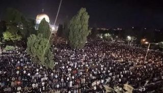 جانب من الصلاة في المسجد الأقصى