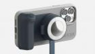 مقبض يحول هواتف آيفون إلى كاميرا مدمجة.. كيف؟