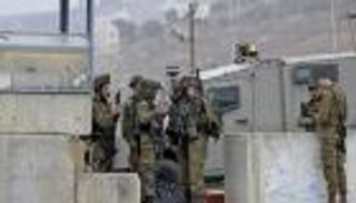 مقتل فلسطيني وإصابة 3 واعتقال 18 بالضفة الغربية