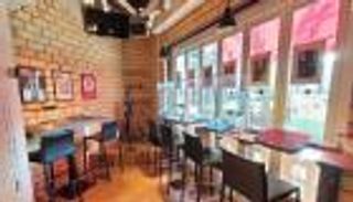 مقهى "اللحظة الأخيرة" للمهام المؤجلة.. لن تخرج إلا بعد كتابة مقالك