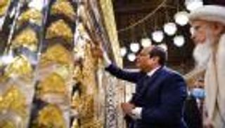 من هو سلطان طائفة البهرة الذي شهد افتتاح مسجد الحسين بمصر؟