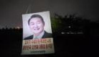 "مقاتلون" يطلقون "سلاح يون" لتحرير كوريا الشمالية 