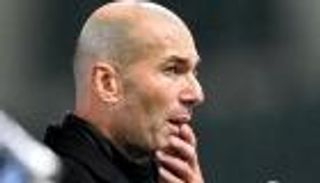 باريس سان جيرمان يجدد محاولات إغراء زيدان