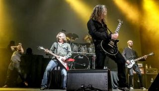 فرقة الروك البريطانية ثاندر