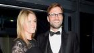 أبعدته عن مانشستر يونايتد.. الزوجة الثانية سر بقاء كلوب في ليفربول