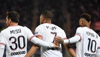 نيمار ومبابي وليونيل ميسي في باريس سان جيرمان
