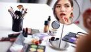 لطلة مثالية في عيد الفطر.. نصائح لتصحيح عيوب البشرة بالمكياج