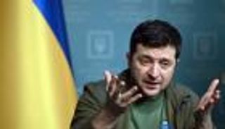 كيف أفلت زيلينسكي من قبضة القوات الروسية؟