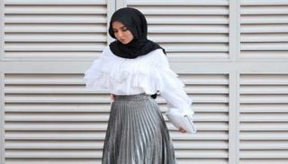 التنورة البليسيه مناسبة للعمل