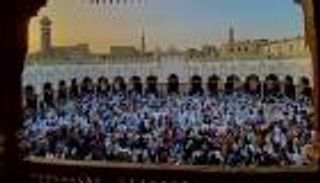 مسلمون من أنحاء العالم يحتفلون بعيد الفطر.. صلاة "بلا قيود كورونا" (صور)