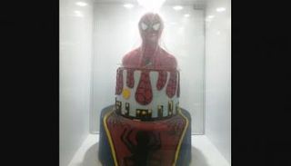 منتج لمحل متخصص في صناعة الحلويات التقليدية والتورتات شرقي الجزائر