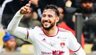 يوسف بلايلي لاعب بريست الفرنسي