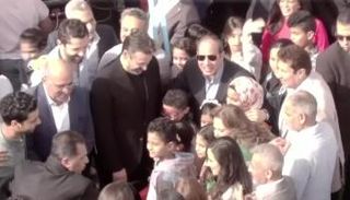 السيسي مع بعض أبطال مسلسل 