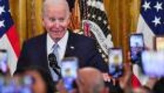 الذاكرة تواصل "خيانة" بايدن.. زلة لسان تعيده للوراء