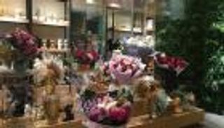 أجواء العيد في السعودية.. مبيعات الورد تتصدر والجوري الأكثر رواجا