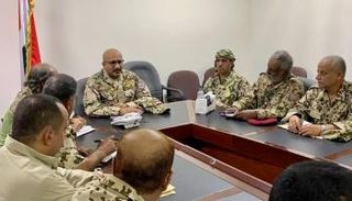 جانب من الاجتماع العسكري والأمني برئاسة طارق صالح