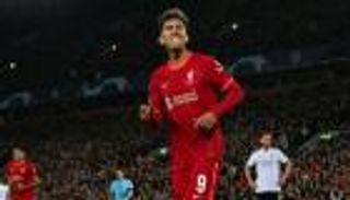 فيرمينو "المصاب" بطل احتفالات ليفربول بإسقاط فياريال (صور)