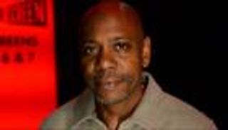 على طريقة ويل سميث.. ديف تشابيل يتعرض لهجوم من معجب