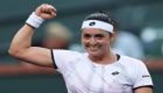 أنس جابر.. فتاة تونسية تكتب التاريخ بمضرب تنس