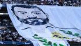 صنع في برشلونة.. ما هي قصة "تيفو بنزيما" في مباراة ريال مدريد والسيتي؟