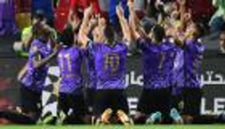 قمصان نهائي كأس الرابطة الإماراتية تُطرح في مزاد علني