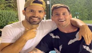 ميسي مع أجويرو 