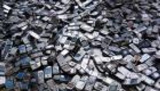 أغرب مصنع في العالم.. صديق للبيئة وينتج الأثاث من الهواتف القديمة