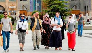 سياح أجانب في إيران- أرشيفية