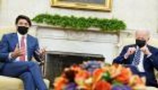 "مساعدات أوكرانيا" محور مباحثات هاتفية بين بايدن ورئيس وزراء كندا