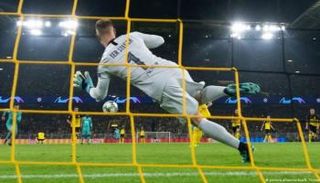 تير شتيجن حارس برشلونة