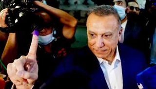 الكاظمي خلال الإدلاء بصوته في الانتخابات التشريعية المبكرة