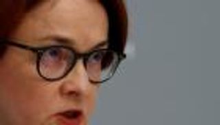 محافظ المركزي الروسي.. امرأة تقود معركة شرسة لكن "ناعمة"