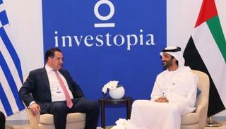 لقاء سابق بين وزير الاقتصاد الإماراتي ووزير التنمية والاستثمار اليوناني