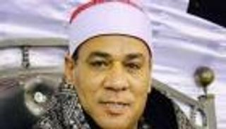 خطأ غريب يوقف قارئا مصريا عن العمل بإذاعة القرآن (فيديو)