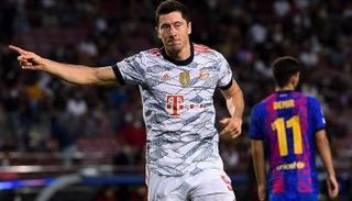 روبرت ليفاندوفسكي في لقاء بين بايرن وبرشلونة