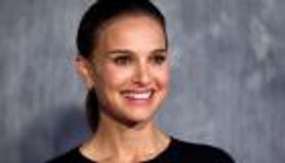 ناتالي بورتمان تصدم جمهور "ثور".. عضلات مفتولة