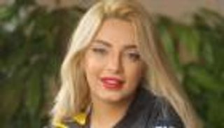 مي حلمي تقاضي فتاة نشرت "فيديو مسيء" لها