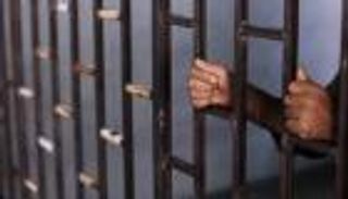 "معالج روحاني" يقيم علاقات جنسية مع 900 امرأة في تونس