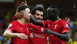 ساديو ماني يقترب من صدارة محمد صلاح