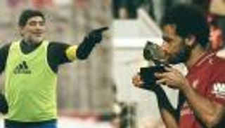 من مارادونا إلى محمد صلاح.. نجوم كرة القدم يغزون عالم المزادات