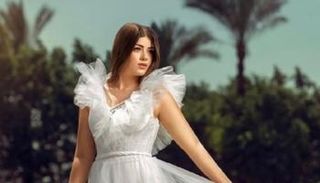 الفنانة ليلى أحمد زاهر